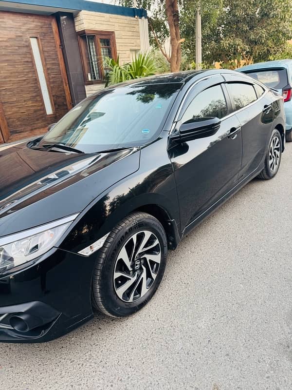 Honda Civic 2018 5