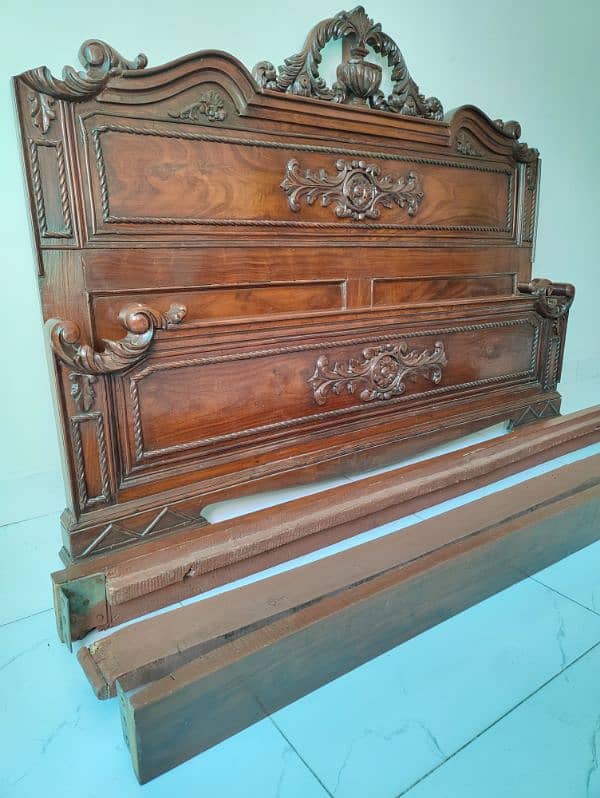 Tali (Sheesham) Wooden Bed for sale. 2