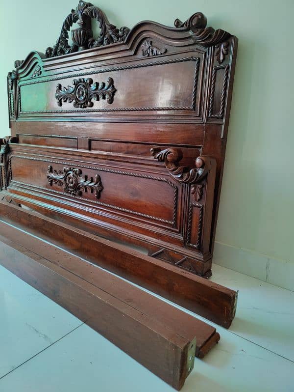 Tali (Sheesham) Wooden Bed for sale. 3