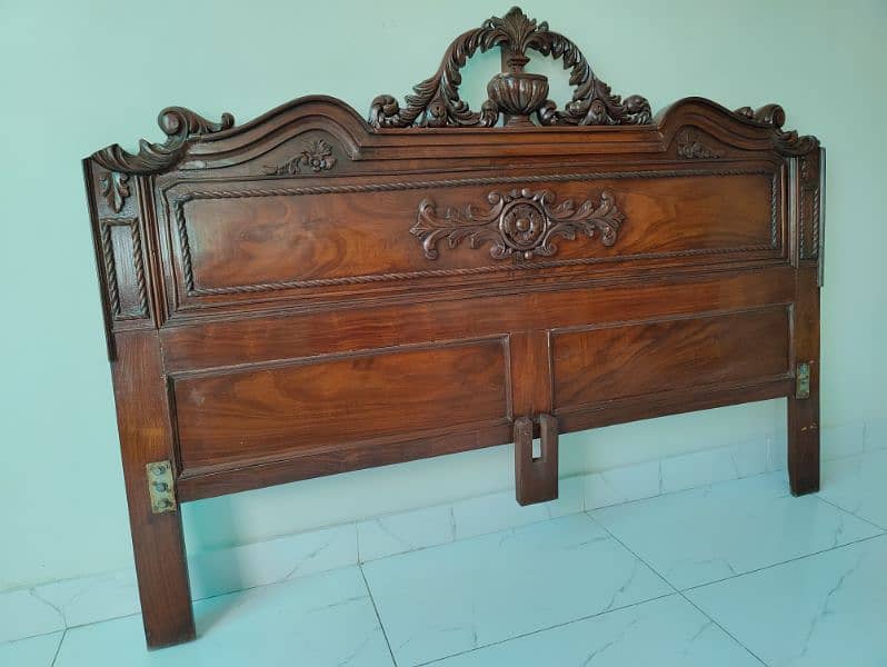 Tali (Sheesham) Wooden Bed for sale. 6