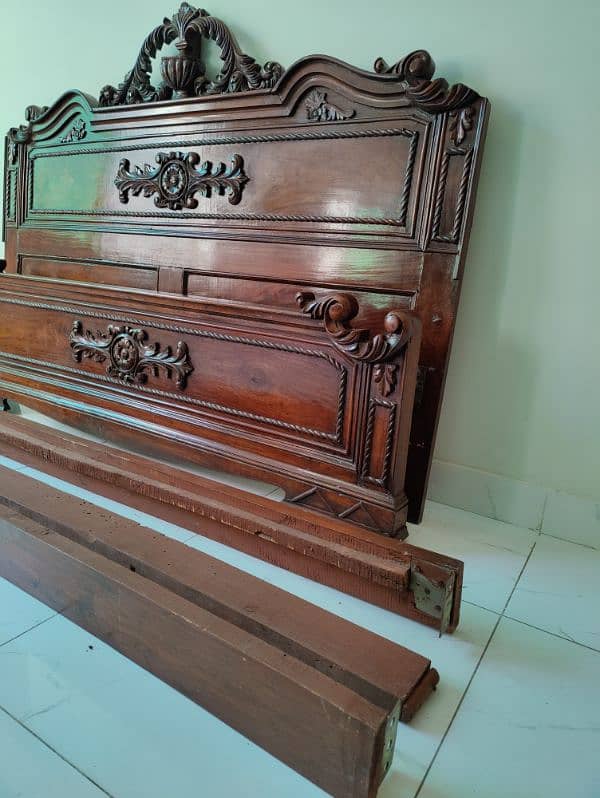 Tali (Sheesham) Wooden Bed for sale. 11