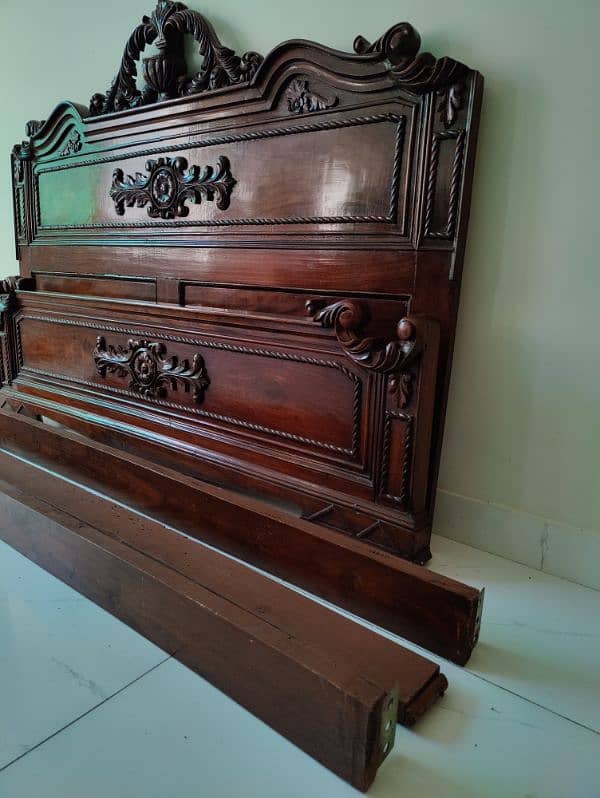 Tali (Sheesham) Wooden Bed for sale. 12