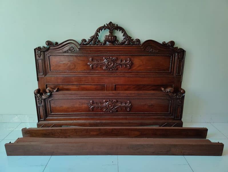 Tali (Sheesham) Wooden Bed for sale. 13