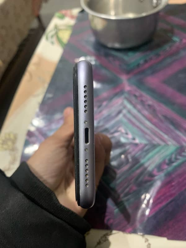 iphone 11 JV 10/10 condition 64GB 4