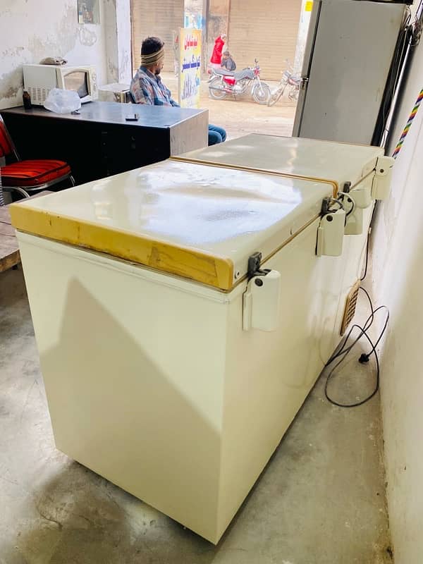 Waves Double Door Geniune Freezer In Good Condition 3