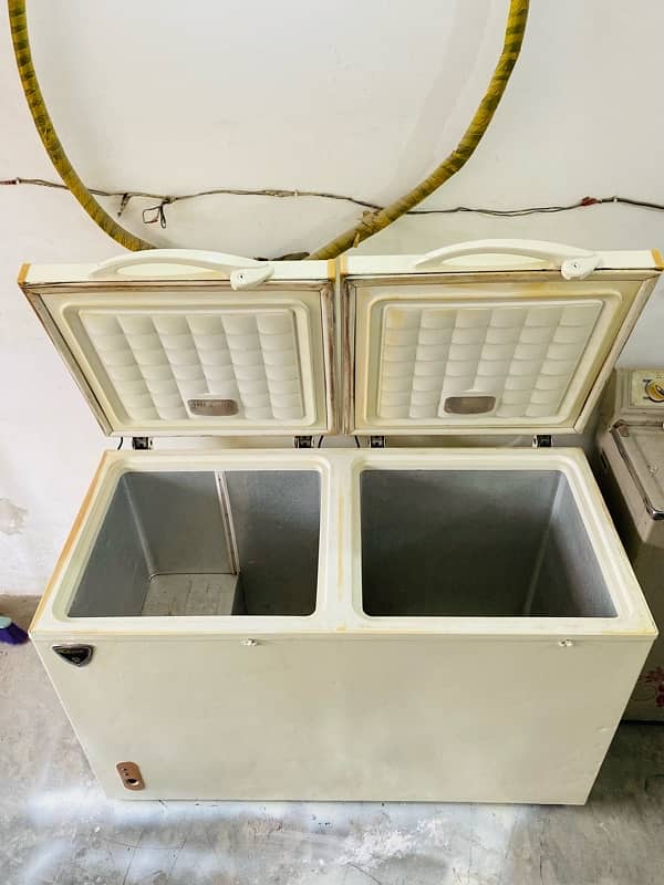 Waves Double Door Geniune Freezer In Good Condition 4