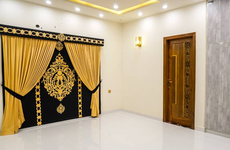 10 Marla Designer Brand New House For Sale In OPF Society Near Main Boulevard Park And Mosque 34