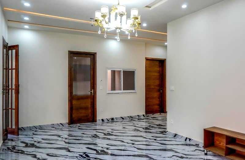 10 Marla Brand New House For Sale In OPF Society Very Near Main Boulevard Park And Mosque 21