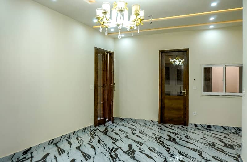 10 Marla Brand New House For Sale In OPF Society Very Near Main Boulevard Park And Mosque 22