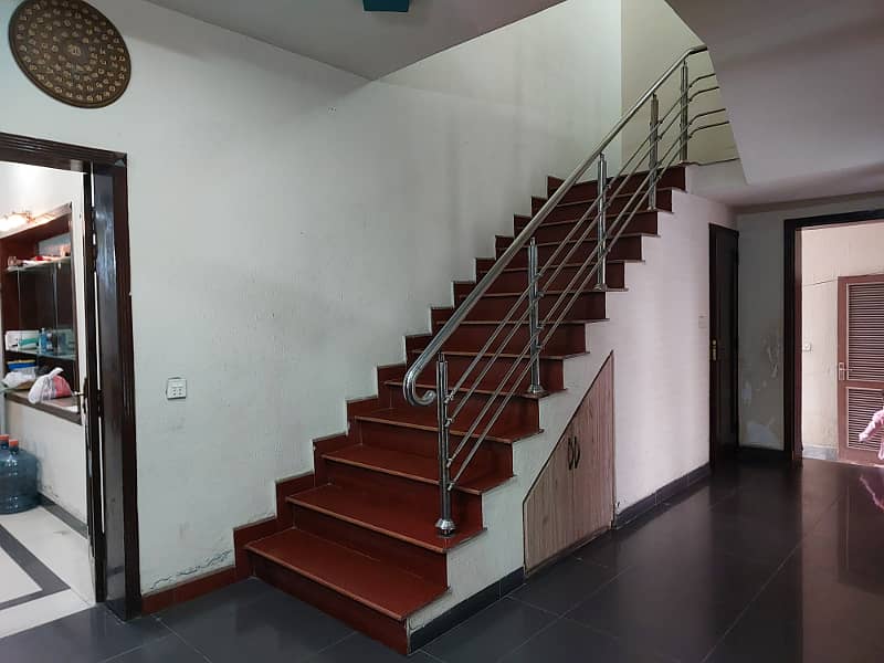 1 Kanal House Front 50 Feet Gated Area No Dp Pool Super Hot Location 8