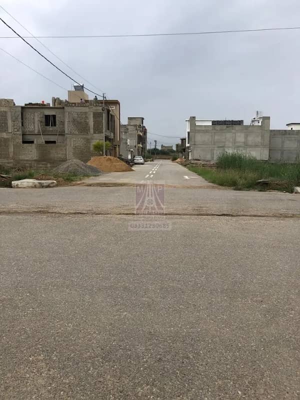 120 Yards Plot Available For Sale In PS City I With Extra Land & Park Facing 3