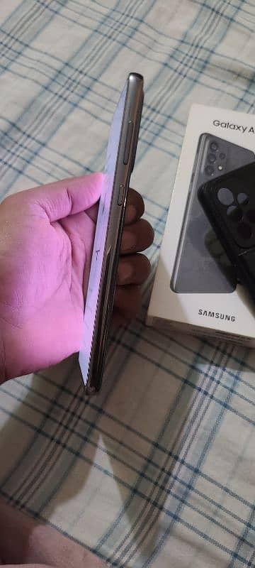 Samsung galaxy a73 5g 8/128 with box 5