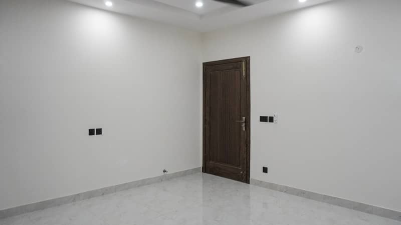 Brand New 10 Marla Modern Antique Design Bungalow 60 Ft Road For Sale In Jubilee Town Top Location Lahore 12