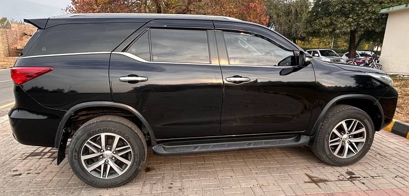 Toyota Fortuner 2.7 VVTI: 2018 7