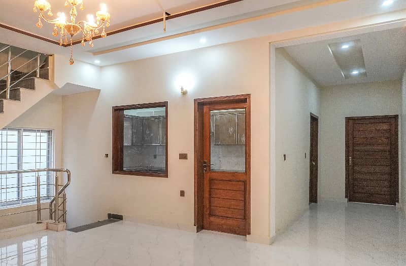 10 Marla Brand New Pair House Pia Society Near Main Boulevard Solid Construction Super Hot Location 25