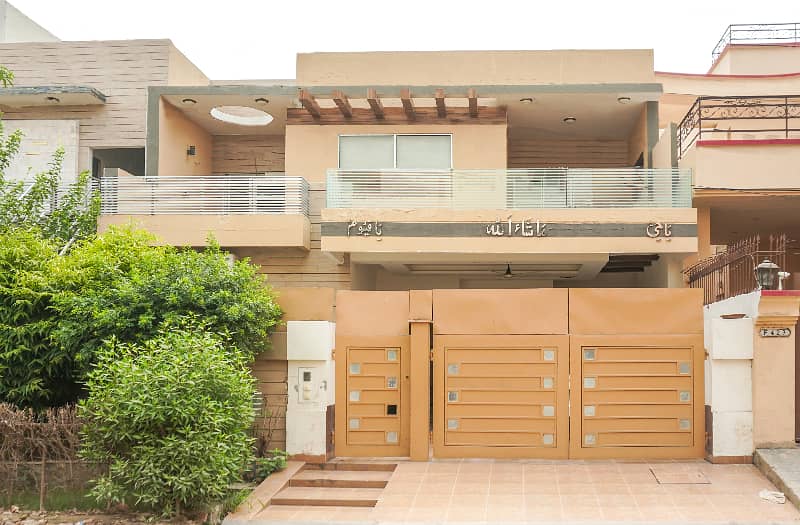 13 Marla Semi Commercial House For Sale In Phase 1 Near Khayaban E Firdousi Road 0