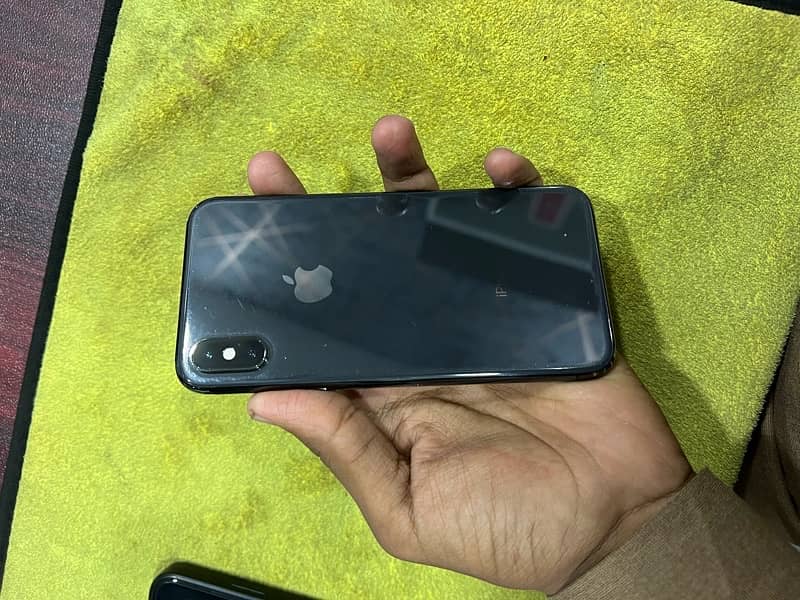 iPhone XS non factory 4