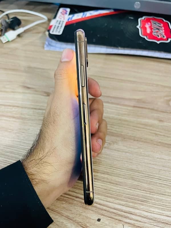 Iphone xs PTA approved 64Gb 4