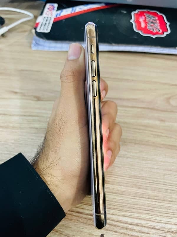 Iphone xs PTA approved 64Gb 5