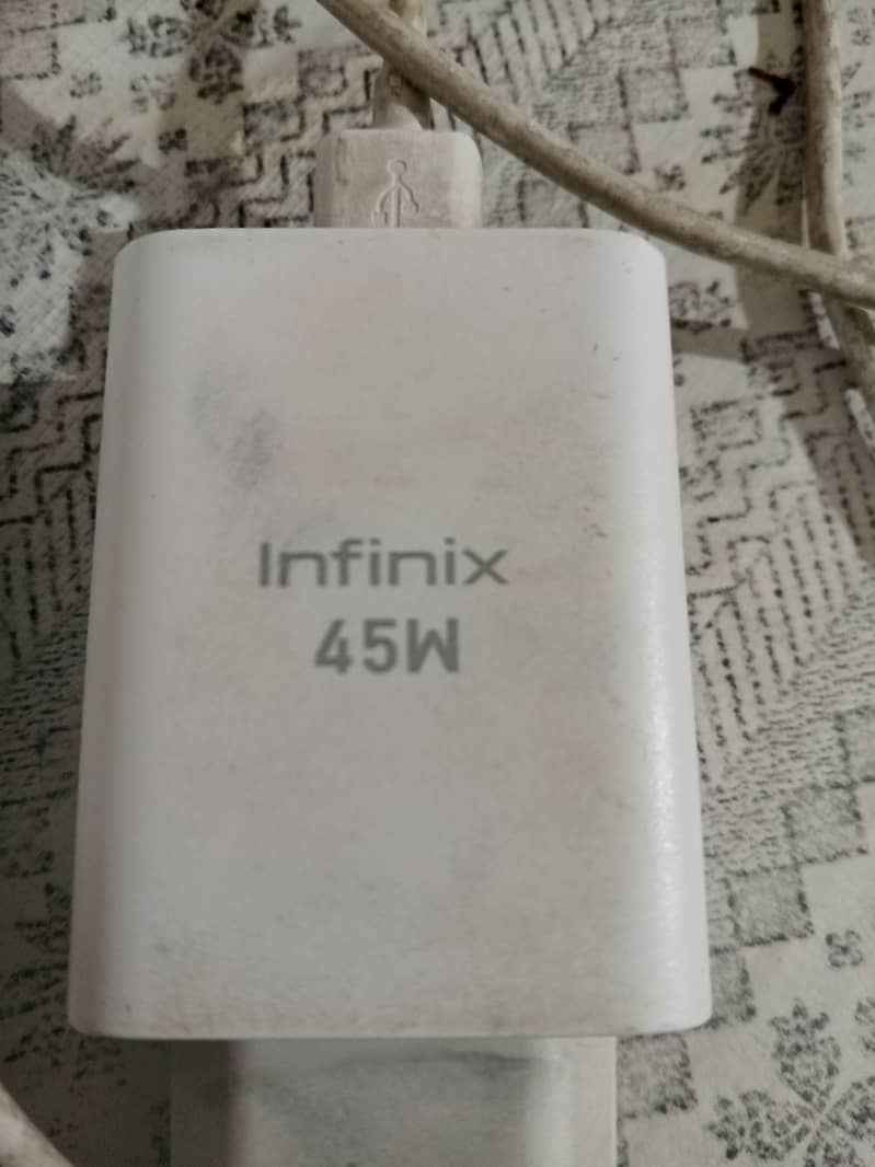 Infinix note 30 8+8 Ram 256 GB 3