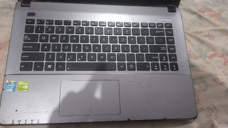 Asus laptop 4gb ram 250gb rom 1