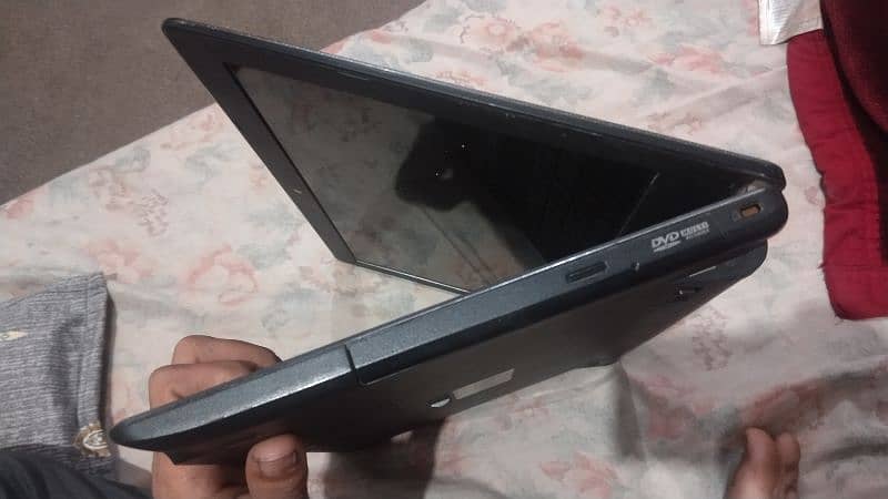 Asus laptop 4gb ram 250gb rom 3