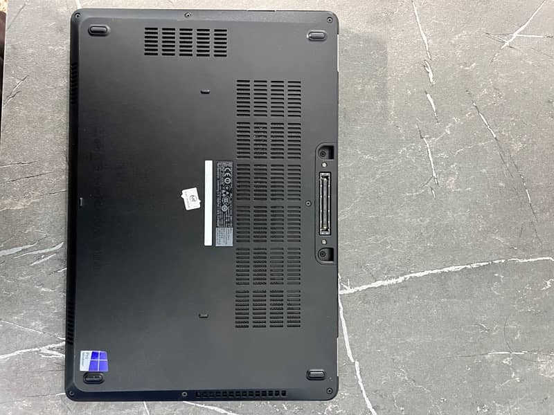 Dell Latitude E5470 0