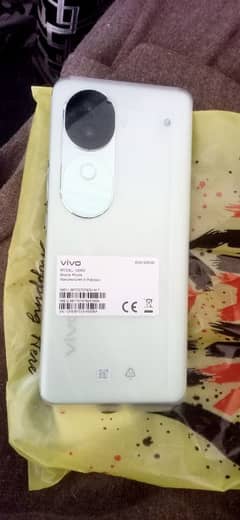 Vivo V40e