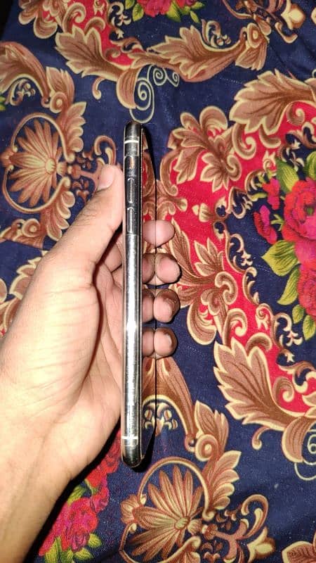 I phone 11 pro max pta approve 256gb 2