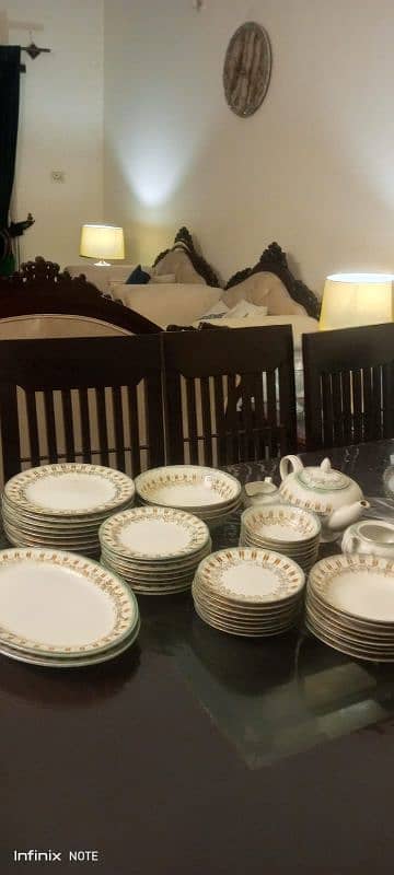 8 men dinner set 1