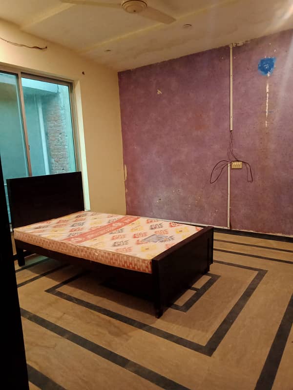 Room for rent in alfalah town near lums dha lhr 2