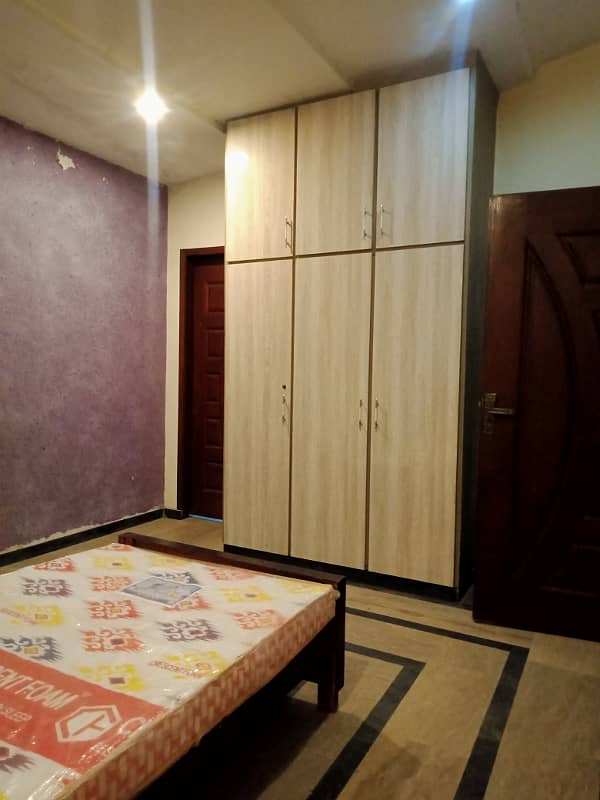 Room for rent in alfalah town near lums dha lhr 0