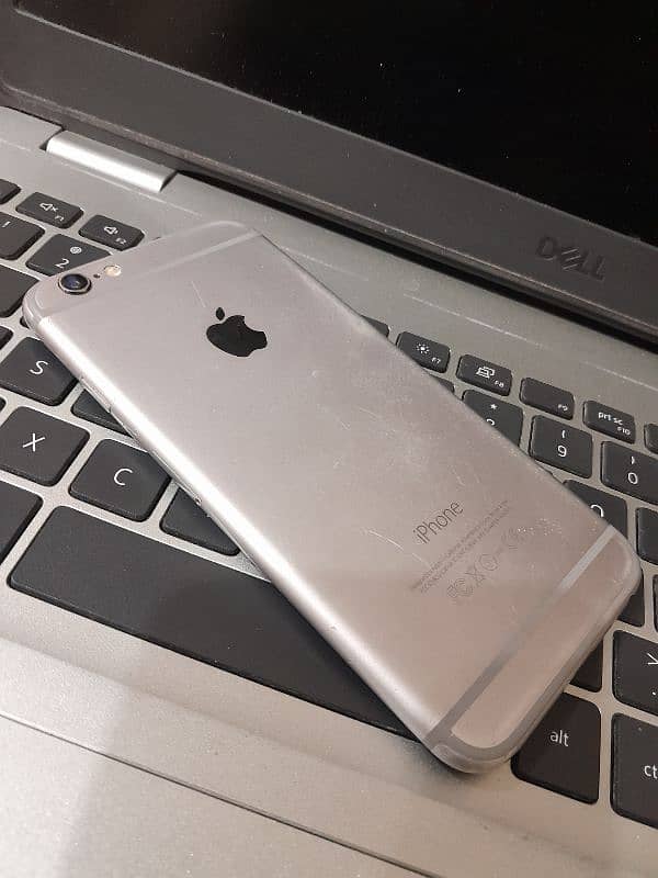 iPhone Apple 6 64 GB Silver Available For Sale Home Use 1