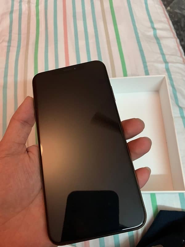 iPhone XS Max 64GB - PTA Approved 1