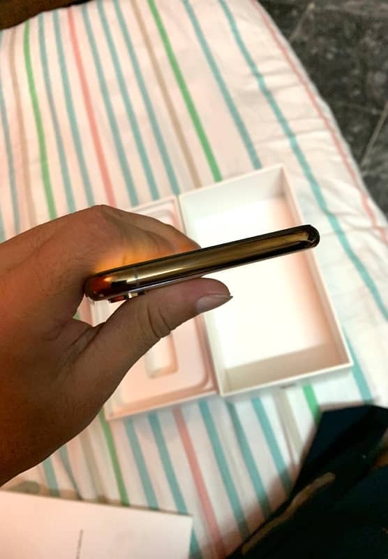 iPhone XS Max 64GB - PTA Approved 6