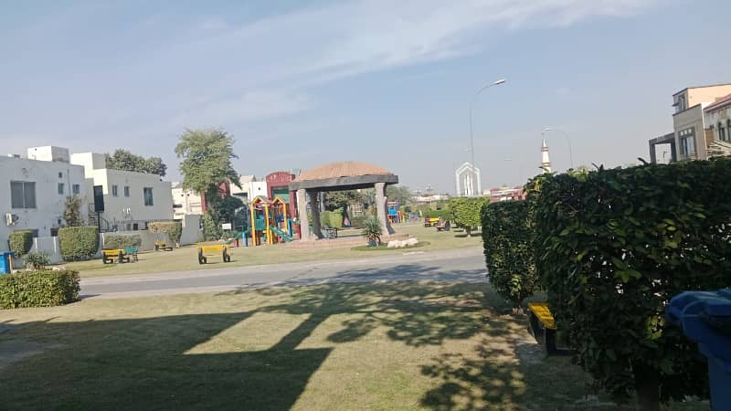 8 Marla House For Rent On Daily Basis Bahria Town Lahore 0