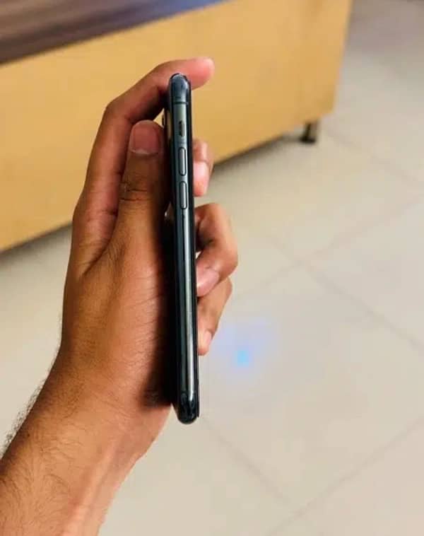 IPHONE 11 PRO 64GB 2