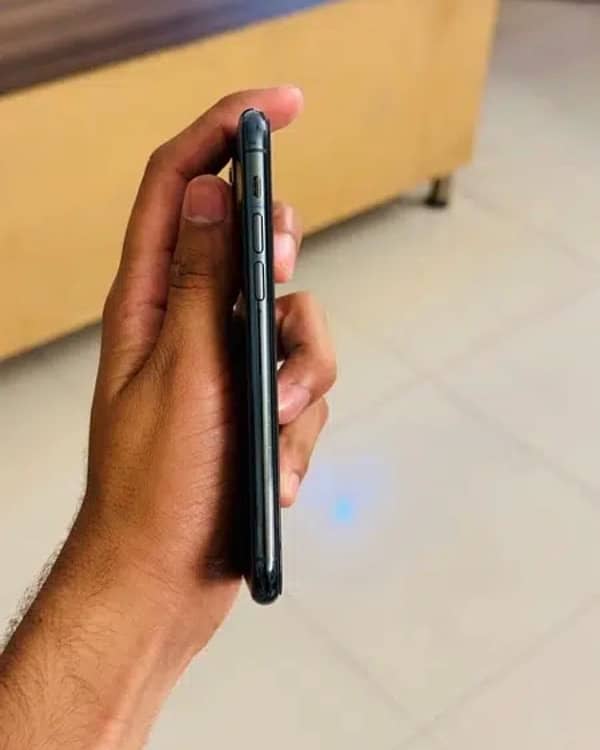 IPHONE 11 PRO 64GB 6