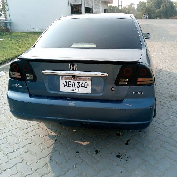 Honda Civic 2004 4