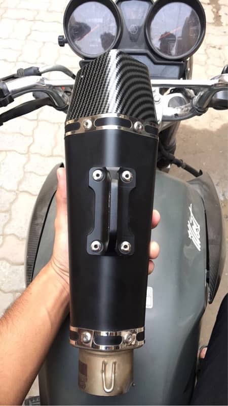 carbon fiber akrapovik exhaust 1