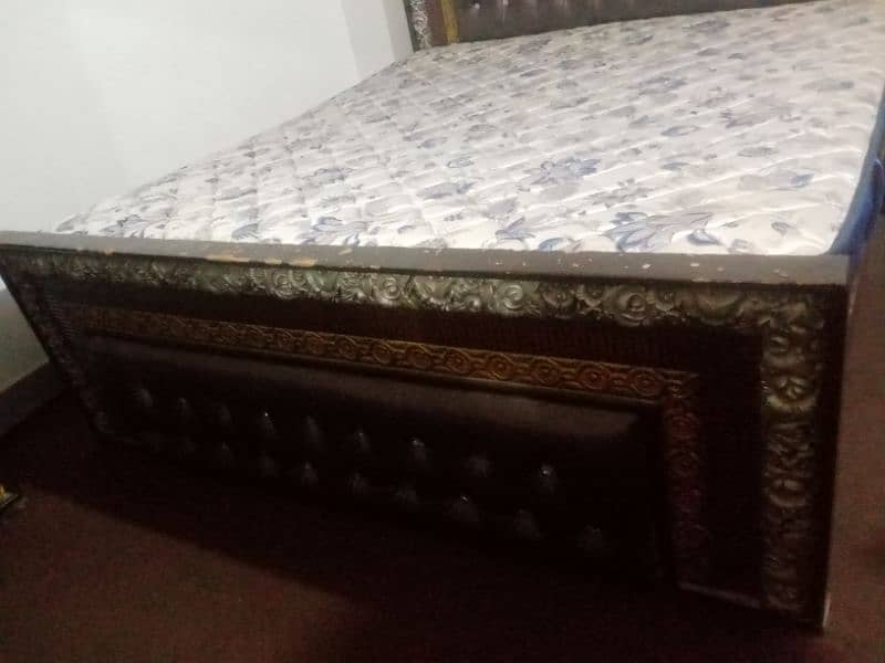 king bed without mattress 1