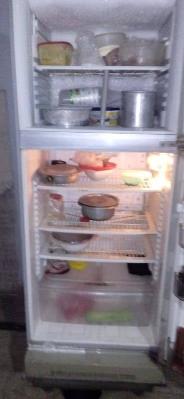 Good Condition PEL refrigerator king size 1