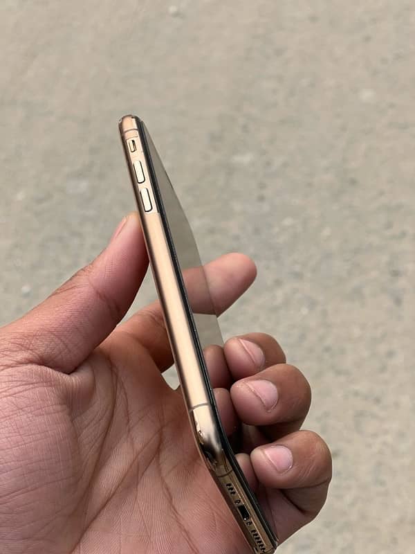 iphone XS 3