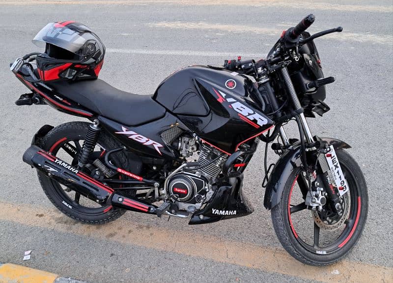 YBR 125 modified black 2019 1