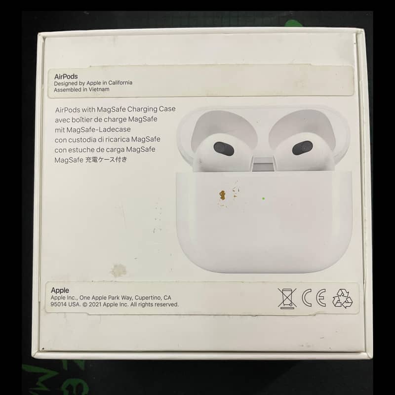 Apple AirPods 3 with Wireless Charging Case (Orignal) 2