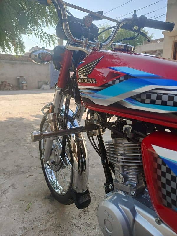 Honda 125 for sale all documents clear bio metric total genuine 3