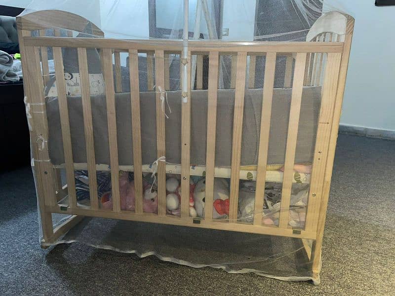 Baby Cot with bedding 4