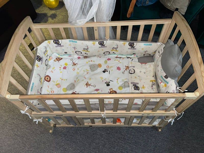 Baby Cot with bedding 7