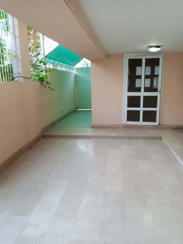 Rent 240yards Itehad banglows 3bed Ground west open 2