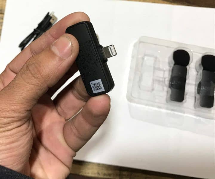 Boya Ultracompact 2.4GHZ Wireless Microphone 3